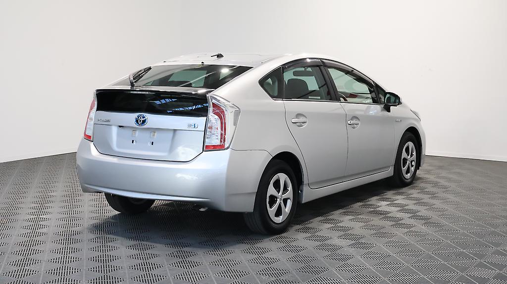 2014 Toyota Prius REVERSE CAMERA + STEERING WHEEL CONTROLS image 359884