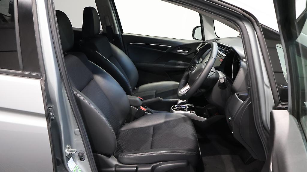 2013 Honda Fit Hybrid L-Package **Low KMs** image 358442