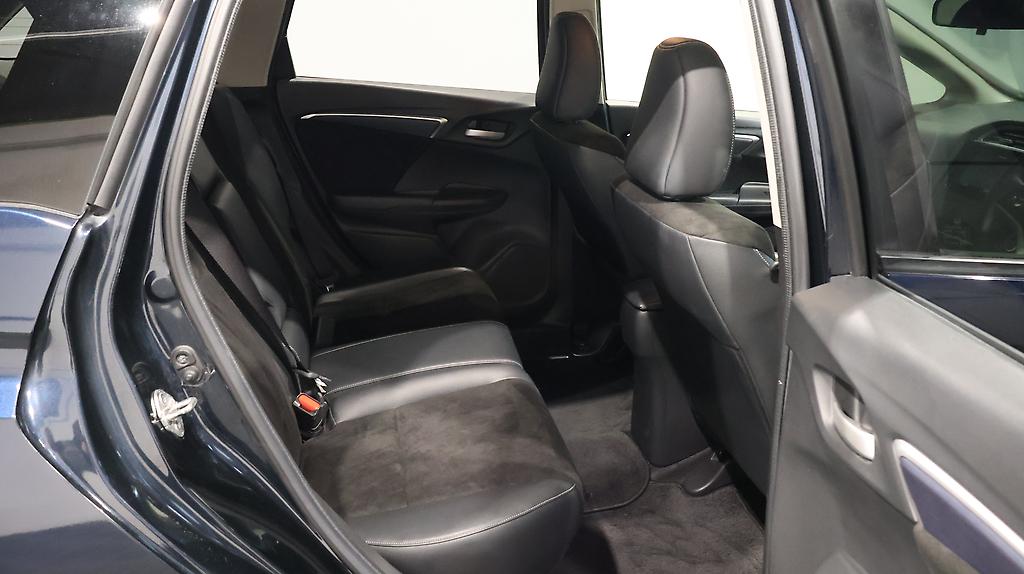 2015 Honda Shuttle Hybrid X new shape image 361703