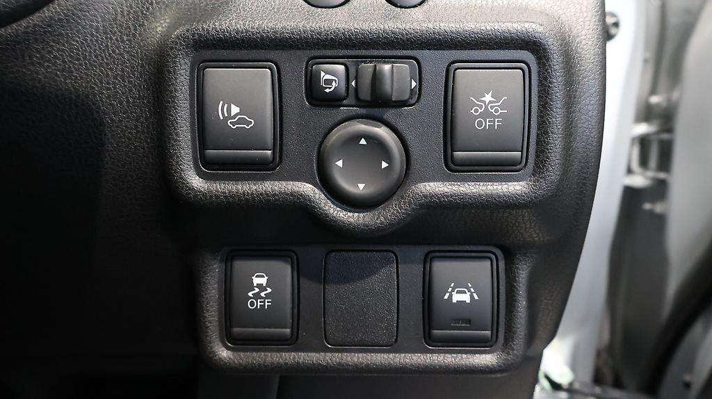 2017 Nissan Note e-Power X image 360022
