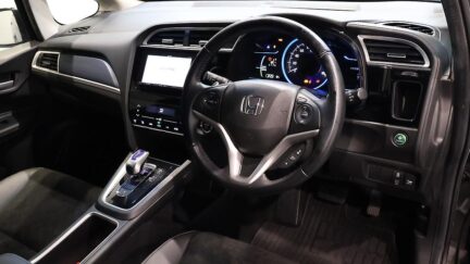2015 Honda Shuttle Hybrid X image 358852