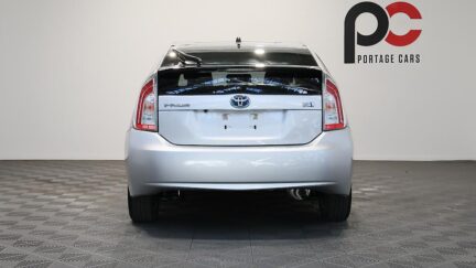 2014 Toyota Prius REVERSE CAMERA + STEERING WHEEL CONTROLS image 359885