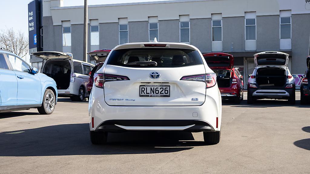 2020 Toyota Corolla Hybrid Touring Wagon image 358800