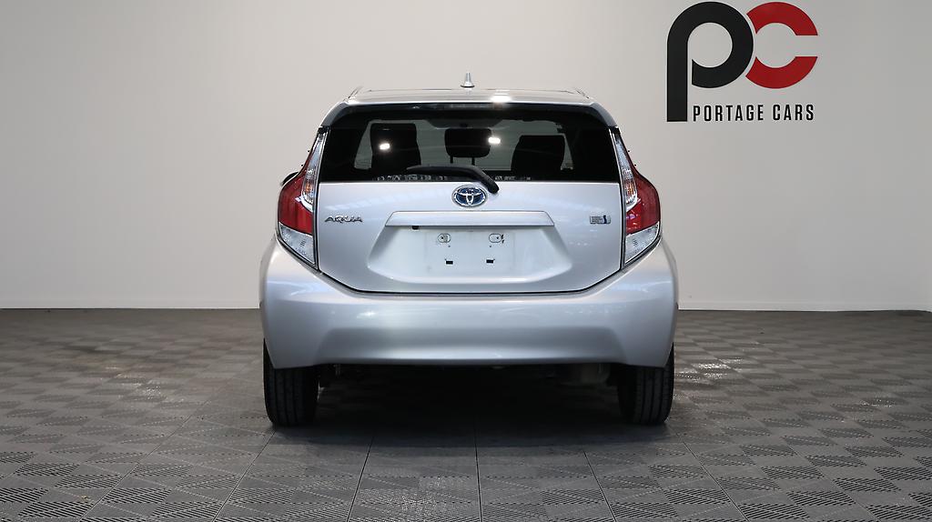 2015 Toyota Aqua Hybrid S Model image 359592