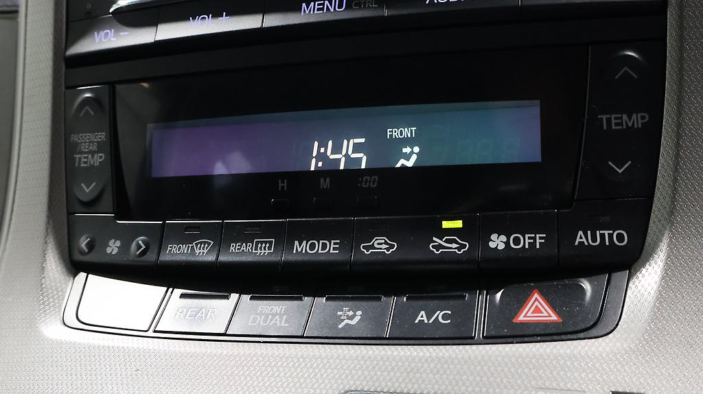 2014 Toyota Vellfire 2.4Z image 358323
