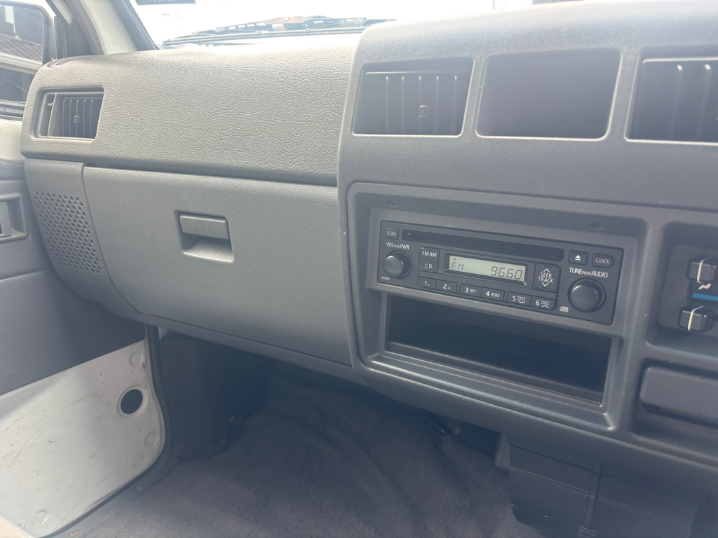 2013 Mitsubishi L300 2.4P LWB 5 DOOR image 358742