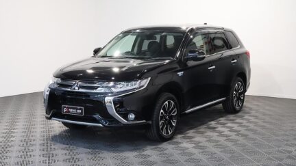 2015 Mitsubishi Outlander PHEV G Navi Package 4WD image 359723
