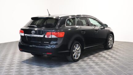 2013 Toyota Avensis Wagon Li image 359797