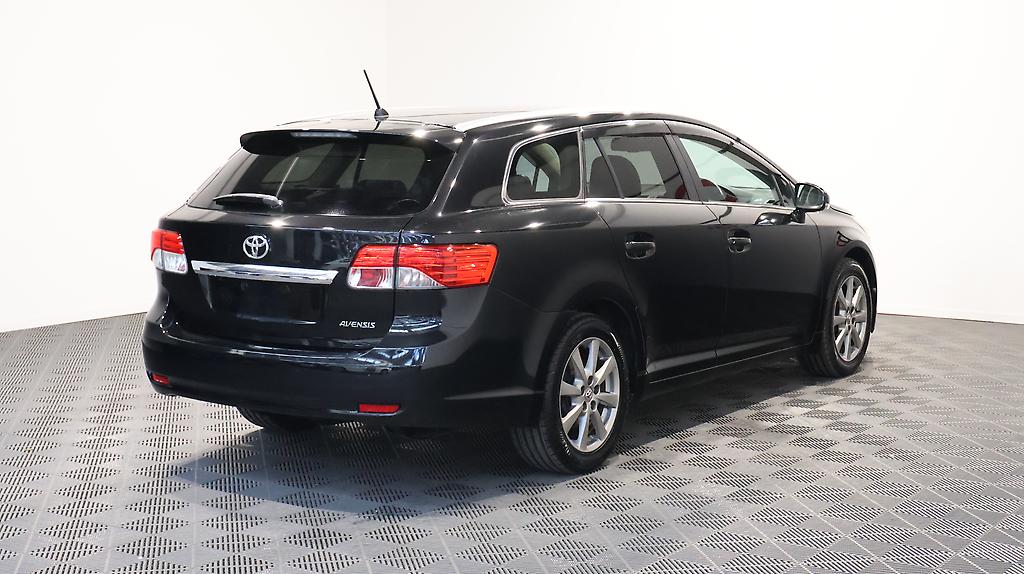 2013 Toyota Avensis Wagon Li image 359797