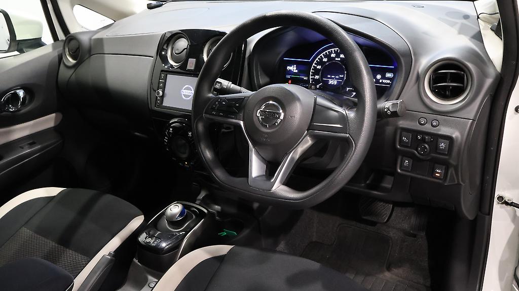 2017 Nissan Note e-Power X image 359559