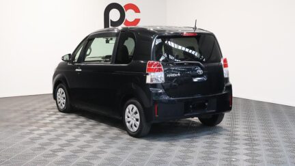 2013 Toyota Spade F Model, Push Start, Reverse Camera image 358334