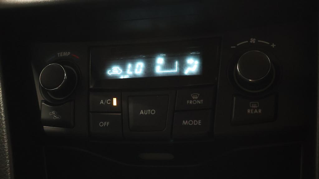 2014 Suzuki Swift XG image 361475