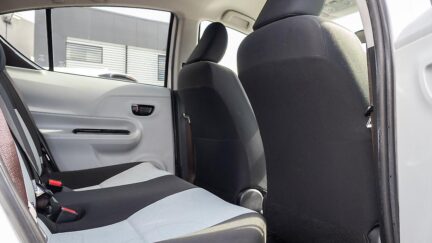 2012 Toyota Aqua F spec, Push start, Heated seats image 358166