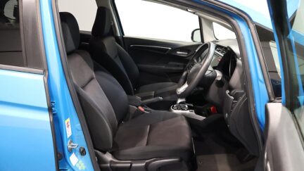 2013 Honda Fit Hybrid F-Package image 359708