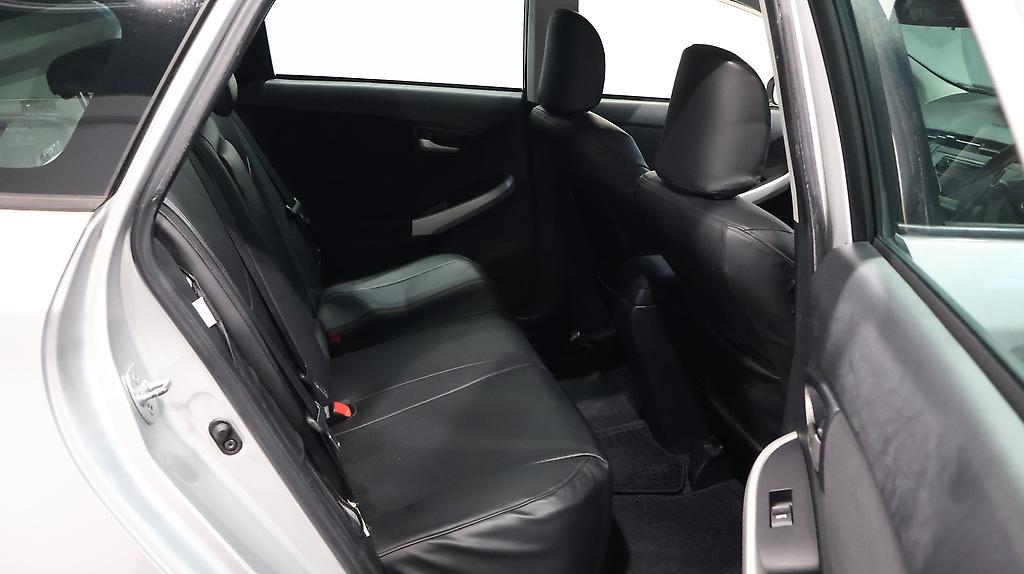 2012 Toyota Prius S Model + Push Button Start image 361663