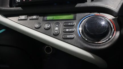 2013 Toyota Aqua Reverse Camera / Push Start / Alloys image 358367