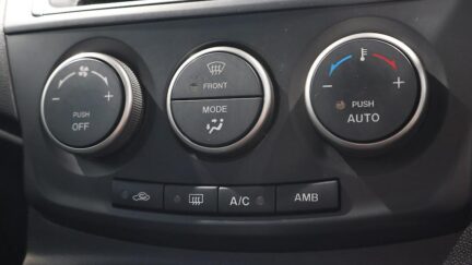 2013 Mazda Premacy 20C Skyactiv image 359477