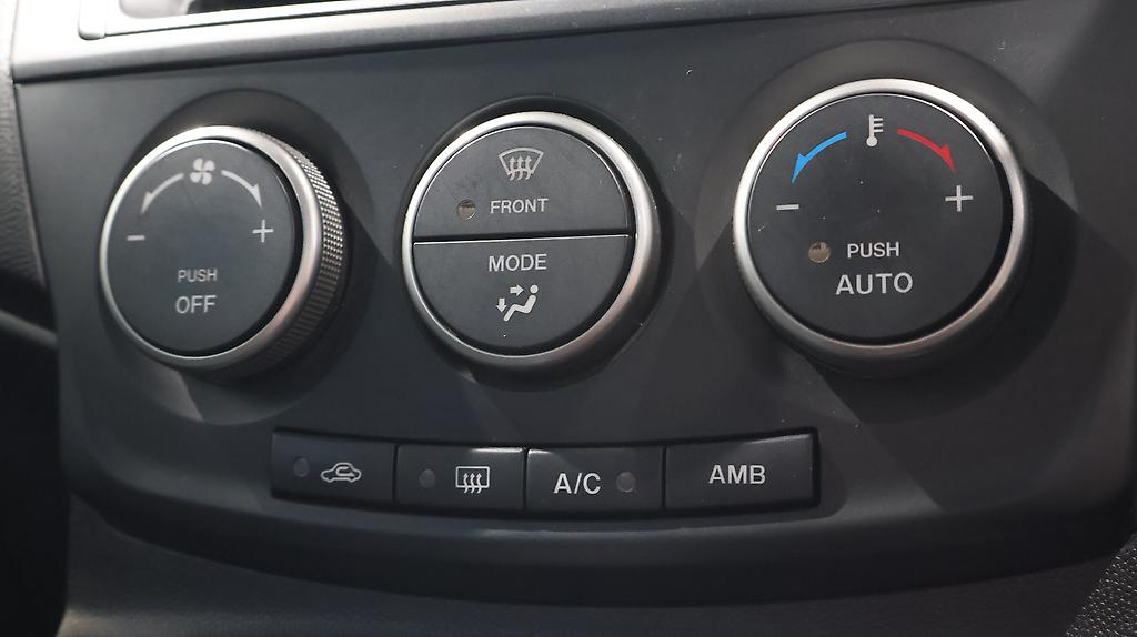 2013 Mazda Premacy 20C Skyactiv image 359477