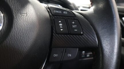 2013 Mazda Axela Sports 20S Touring image 360443