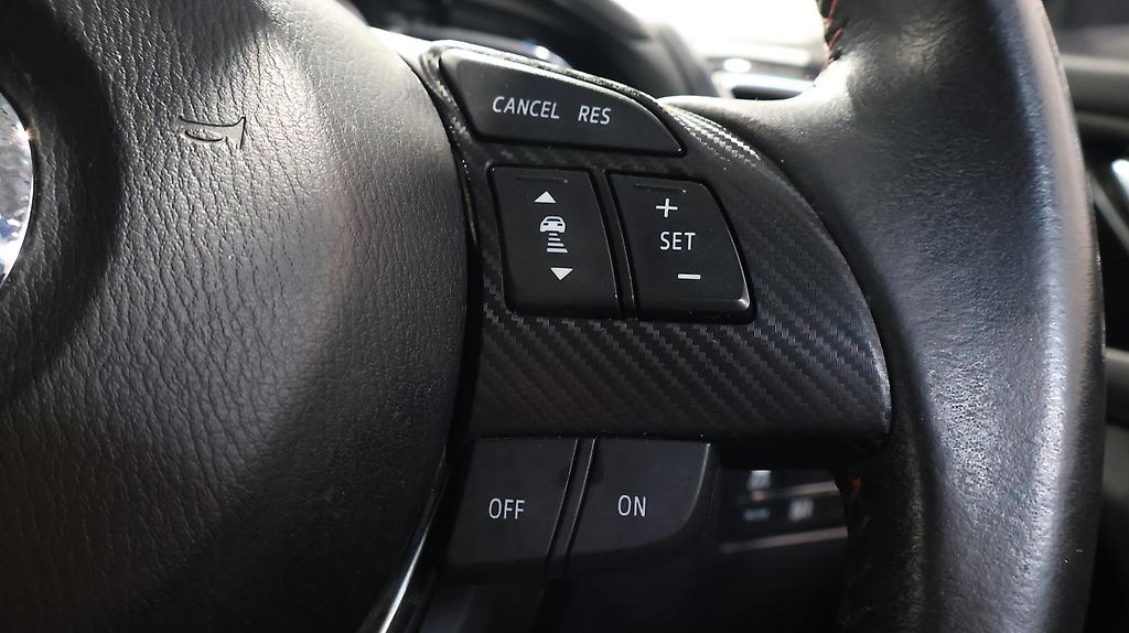 2013 Mazda Axela Sports 20S Touring image 360443