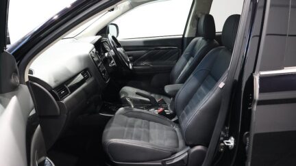 2015 Mitsubishi Outlander PHEV G Navi Package 4WD image 359728