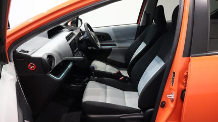 2013 Toyota Aqua Reverse Camera / Push Start / Alloys image 358359