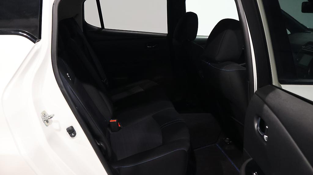 2018 Nissan Leaf X Pre-Crash and Cruise **84% SOH** image 361338