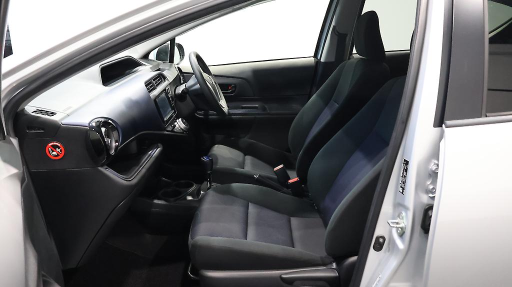 2015 Toyota Aqua Hybrid S Model image 359594