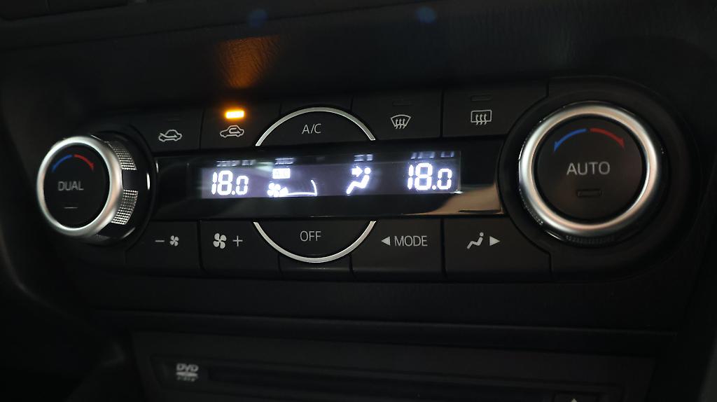 2016 Mazda Axela Sports 20S Touring L-Package image 360793