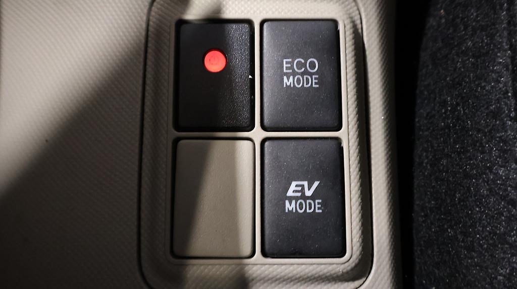 2012 Toyota Aqua G MODEL + PUSH START + REVERSE CAMERA image 359035