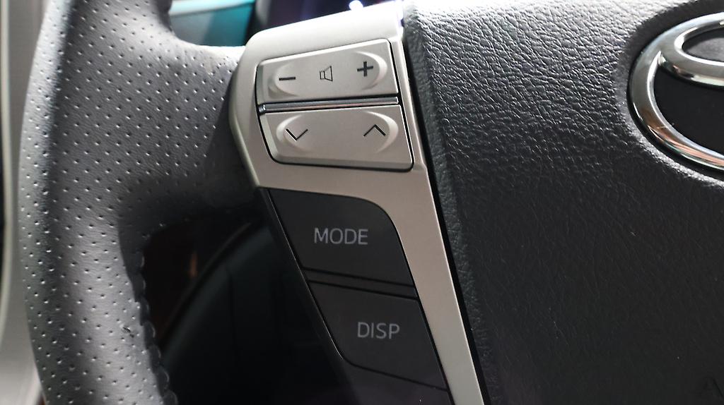 2014 Toyota Vellfire 2.4Z image 358329