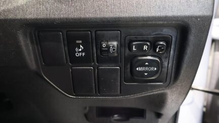 2013 Toyota Prius PUSH BUTTON START + REVERSE CAMERA + STEERING WHEEL CONTROLS image 361985