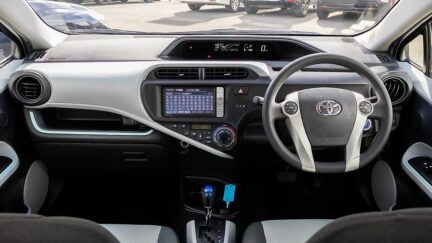 2012 Toyota Aqua F spec, Push start, Heated seats image 358164