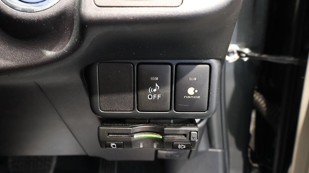2013 Toyota Aqua G Model, Push Start, Reverse Camera image 359694