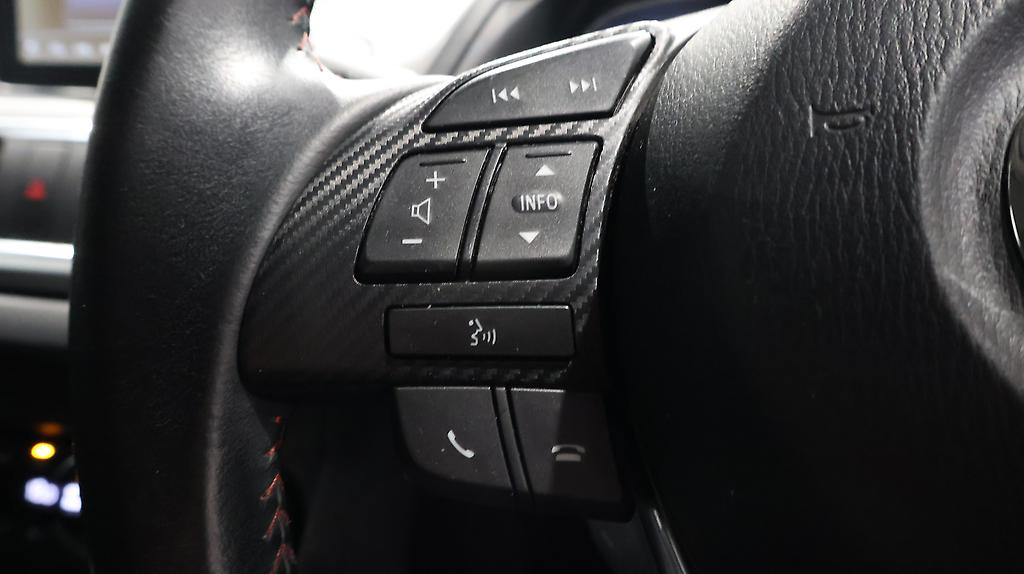 2013 Mazda Axela Sports 20S Touring image 360442