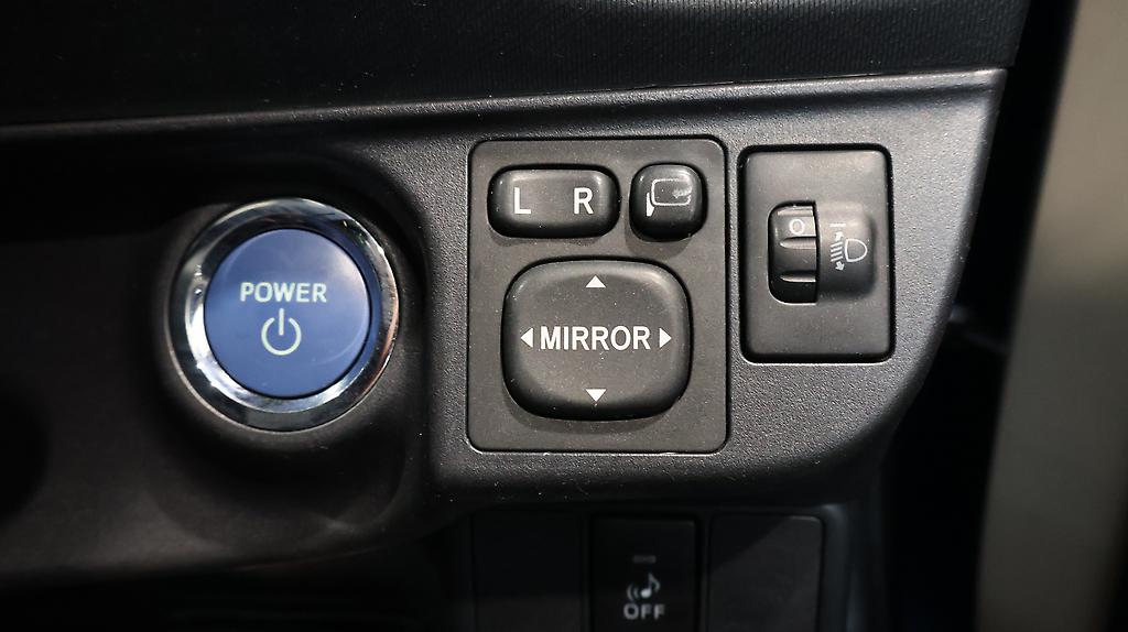 2012 Toyota Aqua G MODEL + PUSH START + STEERING WHEEL CONTROLS image 361891