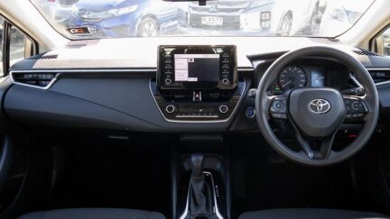 2020 Toyota Corolla Hybrid Touring Wagon image 358802