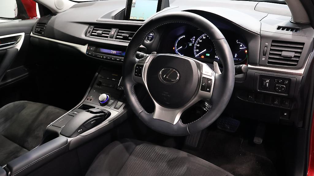 2012 Lexus CT200h Version C image 360480