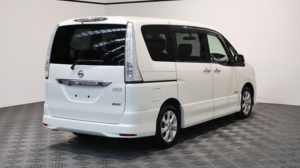 2012 Nissan Serena image 360850