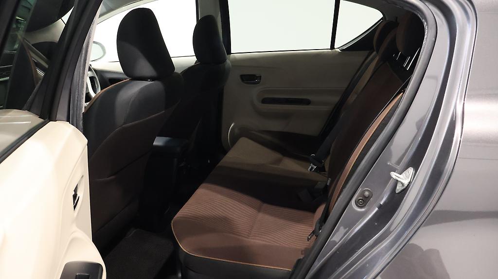 2013 Toyota Aqua Hybrid G Model image 359247