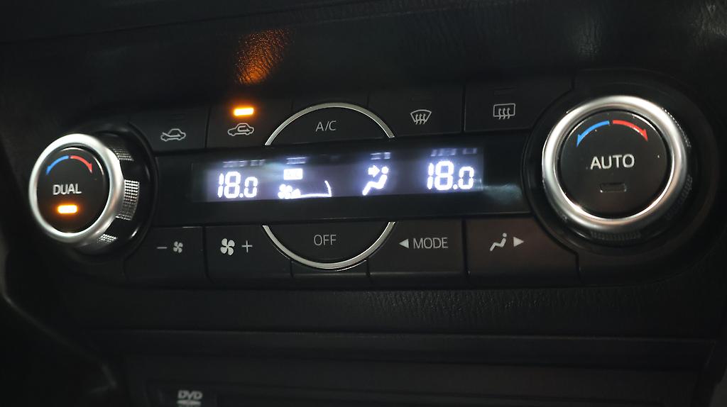 2014 Mazda Axela Sports 20S Touring image 361258