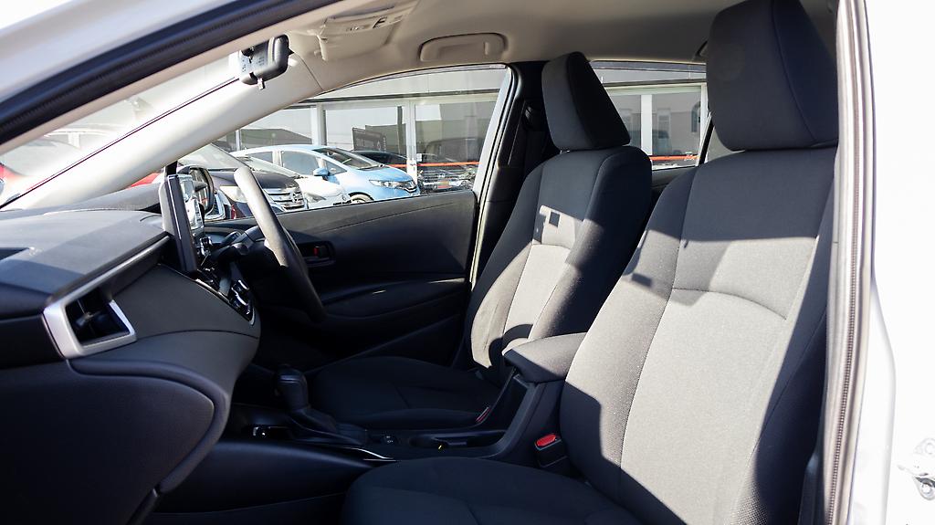 2020 Toyota Corolla Hybrid Touring Wagon image 358813