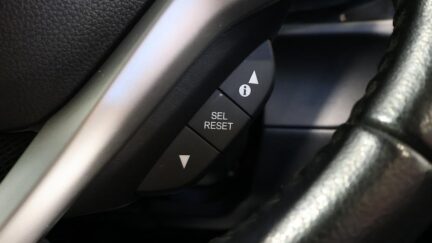 2015 Honda Shuttle Hybrid X image 358860