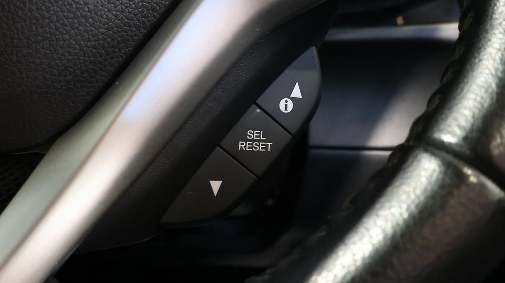 2015 Honda Shuttle Hybrid X image 358860