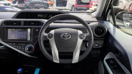 2012 Toyota Aqua F spec, Push start, Heated seats image 358171
