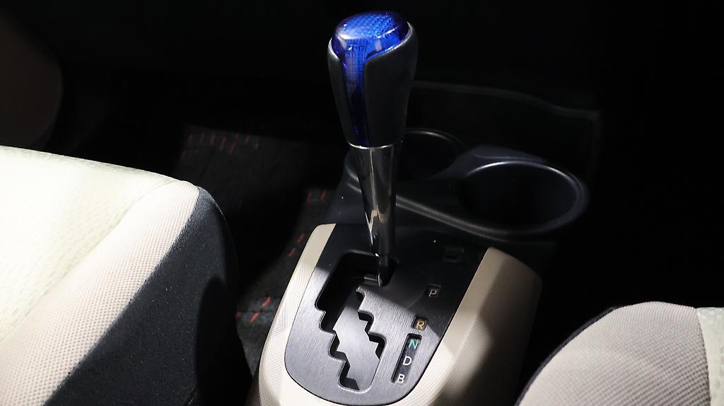 2013 Toyota Aqua S MODEL + PUSH BUTTON START image 360617
