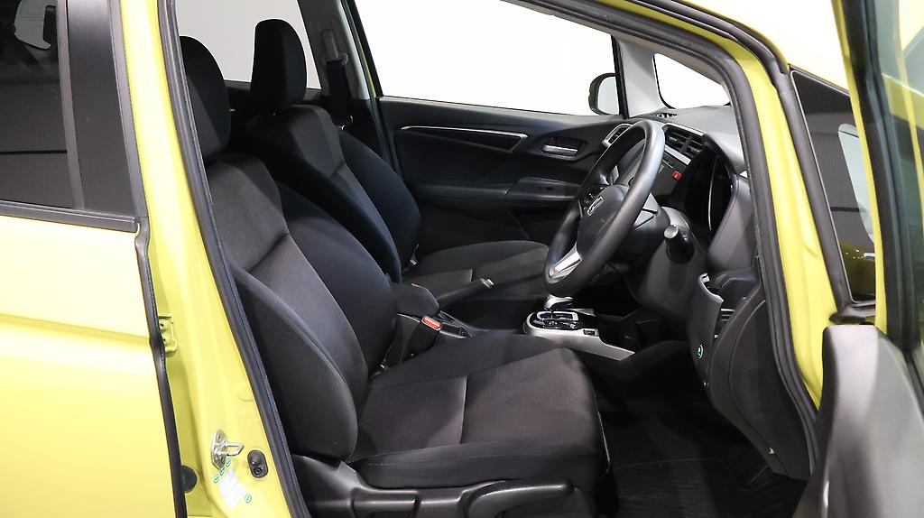 2013 Honda Fit Hybrid F-Package image 358536