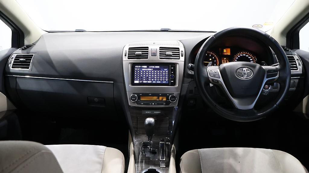 2013 Toyota Avensis Wagon Li image 359804