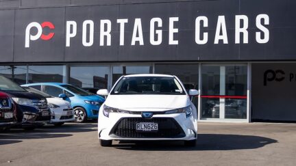 2020 Toyota Corolla Hybrid Touring Wagon image 358798