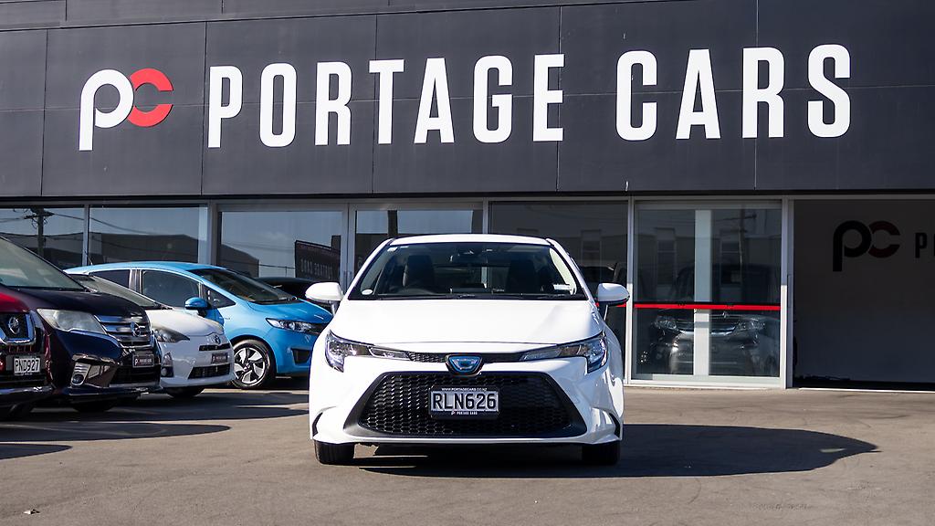 2020 Toyota Corolla Hybrid Touring Wagon image 358798